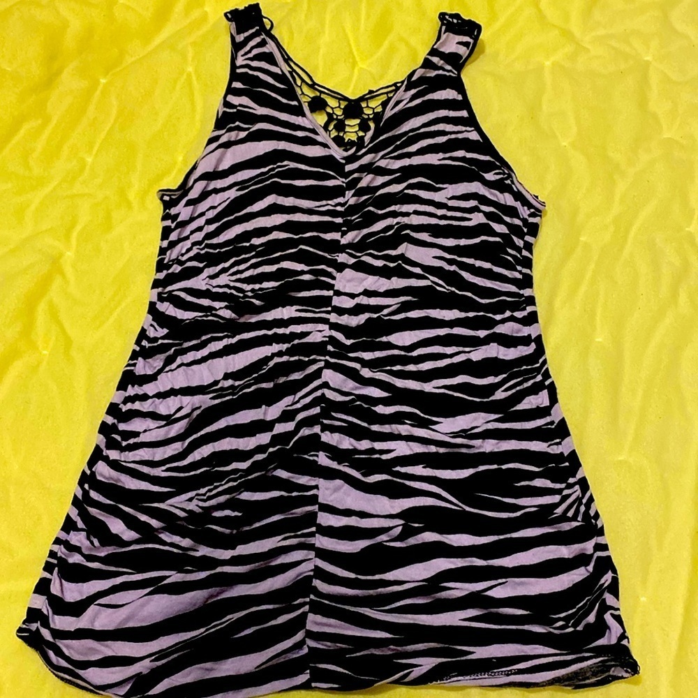 3/$20. Crocheted Back and Lavender Stripes Medium Tanktop Summer Fall